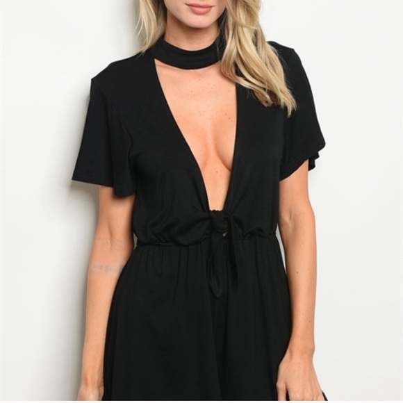 Short Sleeve Plunging Black Romper - Picture 2 of 6